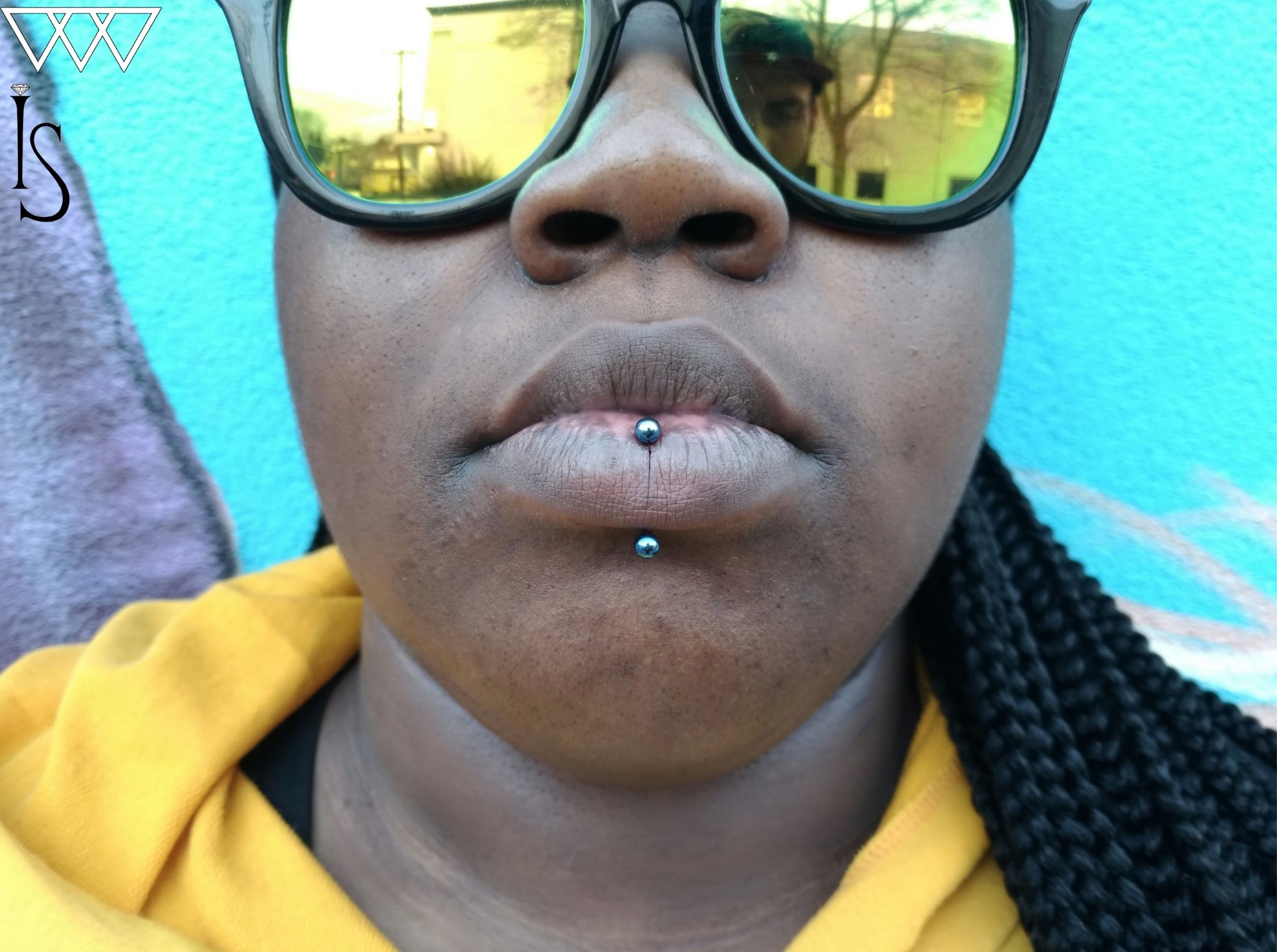 Vertical Labret